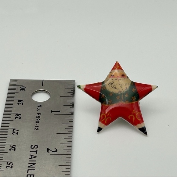 Small Novelty Red and Green Hand Made Christmas Santa Star Pin Holidays - Picture 6 of 6
